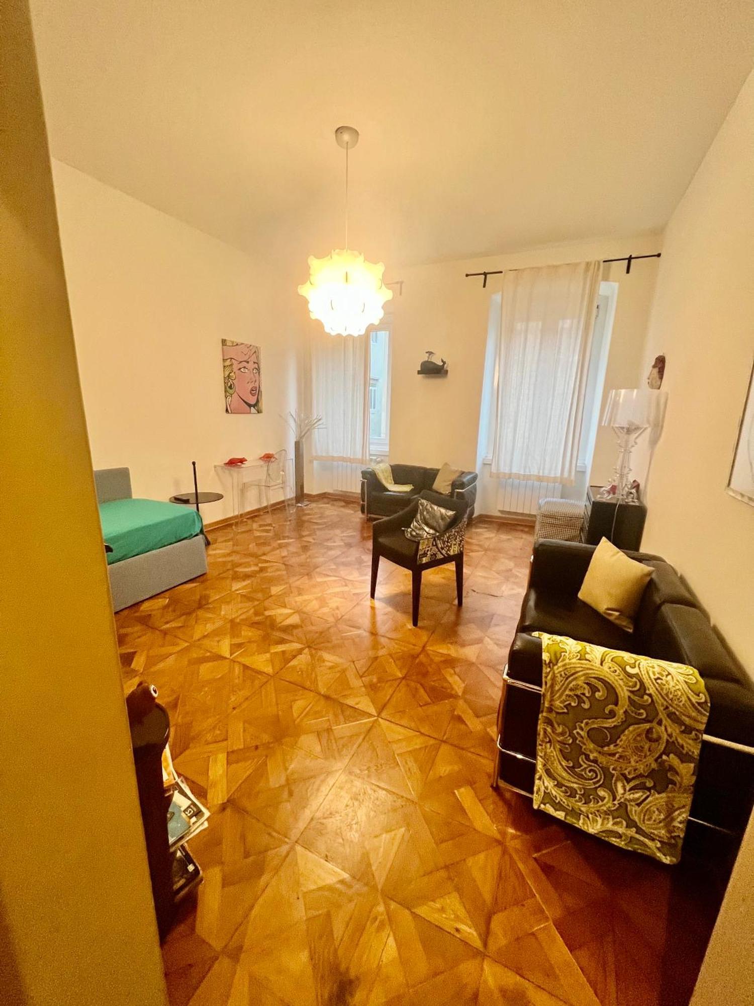 Alla Scalinata Del Teatro Rossetti Parcheggio Triest Exterior foto